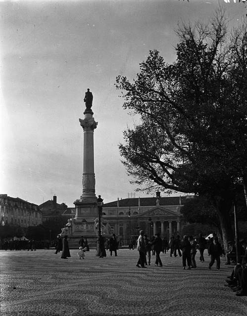Monumento a Dom Pedro IV e teatro Dona Maria II